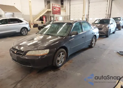 1998 Honda Accord Ex z USA, uszkodzony, nr VIN 1HGCG5550WA090538